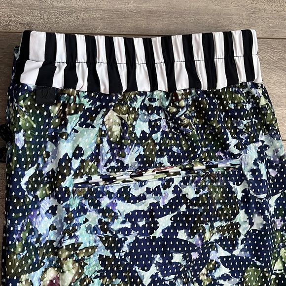 Lululemon Skort - size 8 - Picture 7 of 12